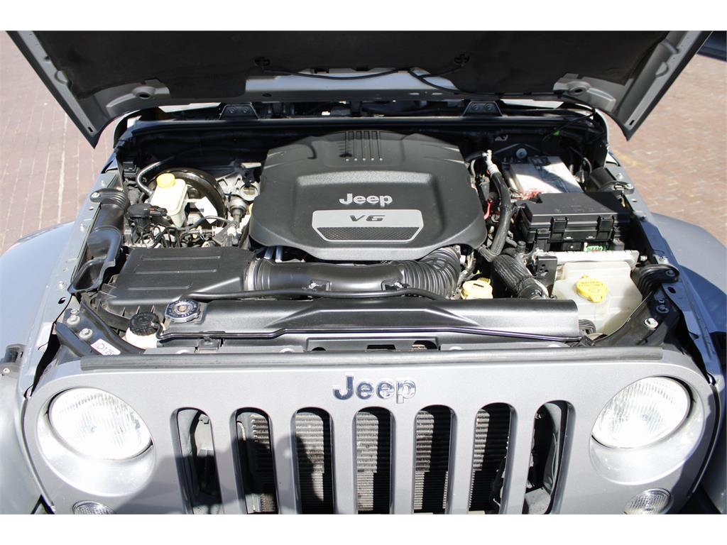 2014 Jeep Wrangler 3.6L V6 Unlimited Sahara Auto