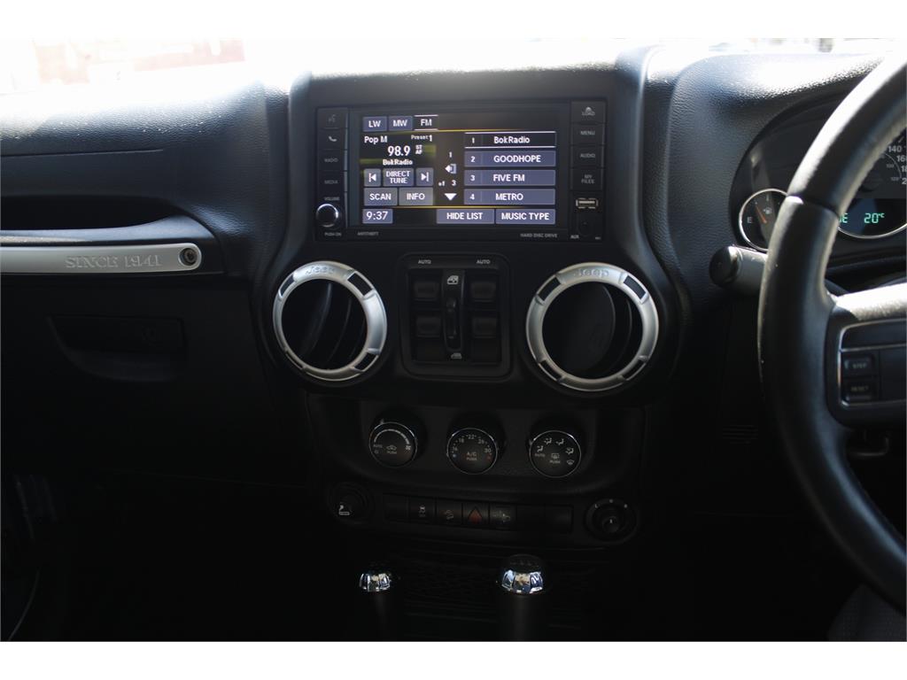 2014 Jeep Wrangler 3.6L V6 Unlimited Sahara Auto
